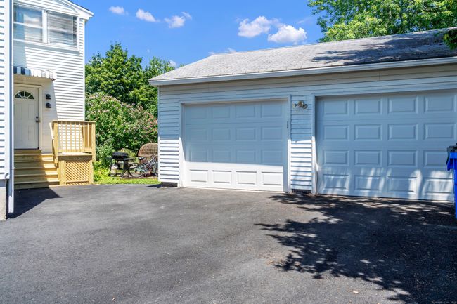 226 Middletown Ave, Home with 6 bedrooms, 2 bathrooms and 8 parking in Wethersfield CT | Image 28