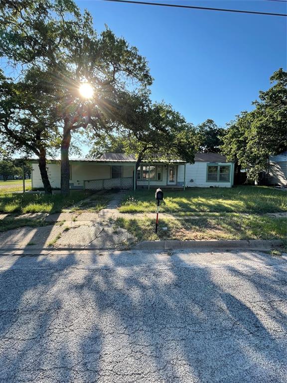 Hillcrest Ave, Eastland, TX 76448