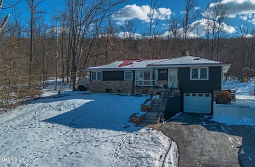 1065 Amelia Ave, Altoona, PA, 16601-5961 | Card Image