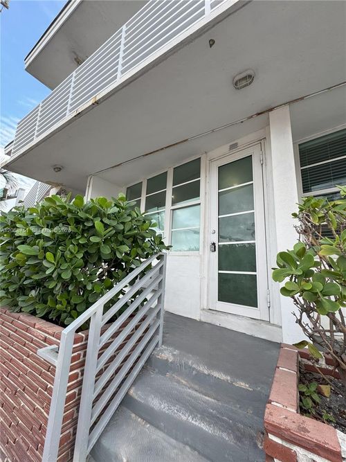 2-300 74th St, Miami Beach, FL, 33141-2786 | Card Image