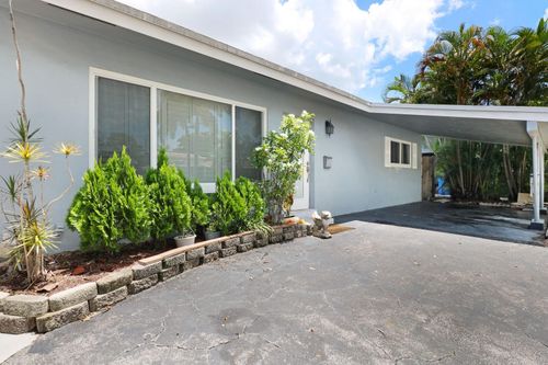 1435 Ne 39th St, Oakland Park, FL, 33334-4628 | Card Image
