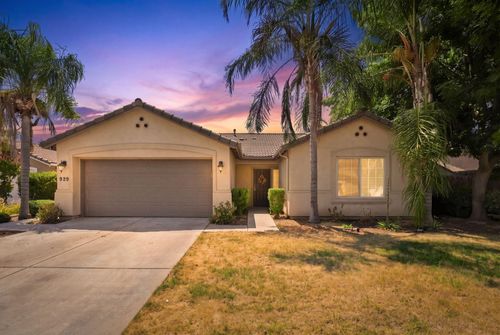 929 W Elkhorn Ct, Visalia, CA, 93277-5104 | Card Image
