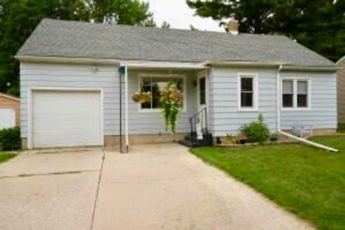 916 Clark St, Watertown, WI, 53094 | Card Image