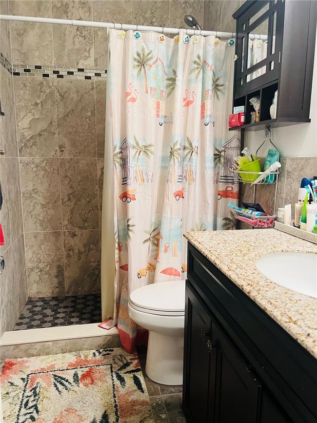 Bathroom | Image 8