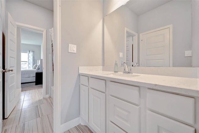 Each room has dedicated private vanity area and walk-in closet. | Image 27