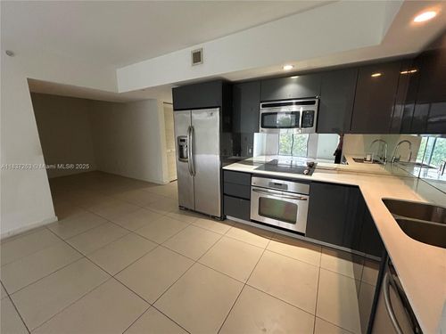 apt-407-31 Se 6th St, Miami, FL, 33131-3099 | Card Image