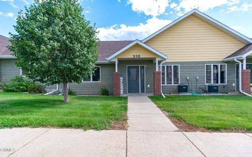 536 Elks Dr, Dickinson, ND, 58601-2906 | Card Image