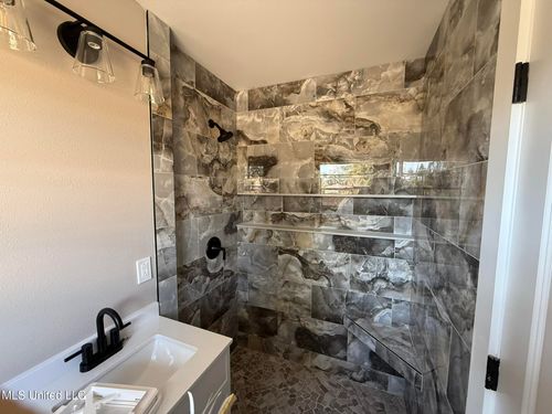 856 Rustwood Dr, Biloxi, MS, 39532-4217 | Card Image