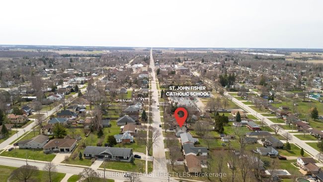 60 Main St S, House other with 3 bedrooms, 2 bathrooms and 4 parking in Forest ON | Image 5