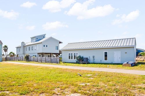127 S 12th St, Port Aransas, TX, 78373-5327 | Card Image