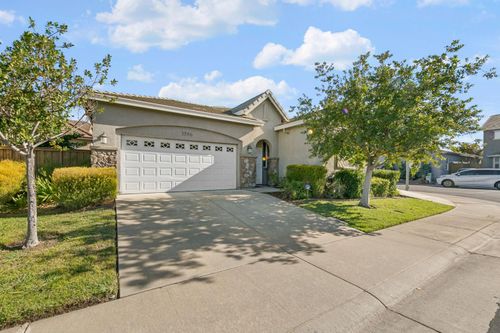3586 Nouveau Way, Rancho Cordova, CA, 95670-6990 | Card Image