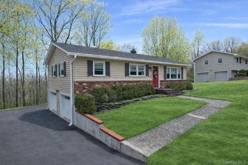 40 Poplar Dr, Monroe, NY, 10950-1015 | Card Image