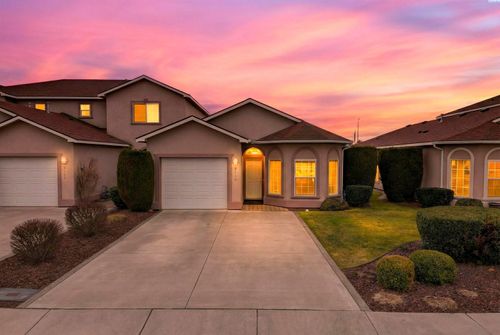 9910 Vincenzo Dr, Pasco, WA, 99301-6662 | Card Image