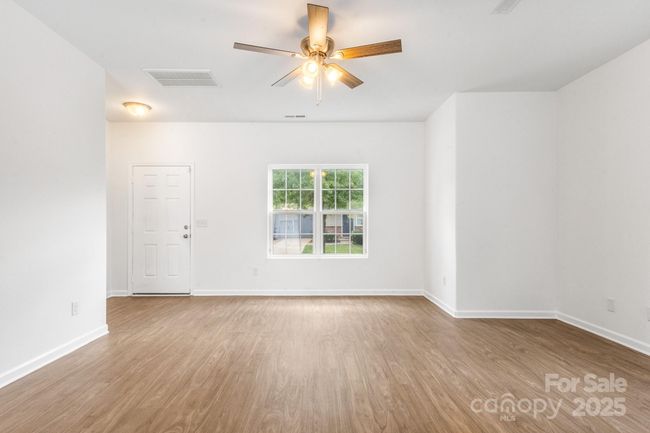 2005 Amos Oaks Ln, House other with 3 bedrooms, 3 bathrooms and null parking in Charlotte NC | Image 4