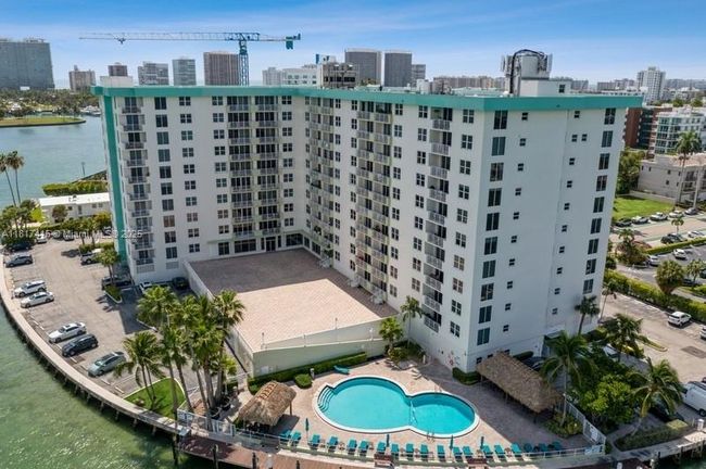 APT-5L - 10350 W Bay Harbor Dr, Condo with 1 bedrooms, 1 bathrooms and null parking in Bay Harbor Islands FL | Image 16