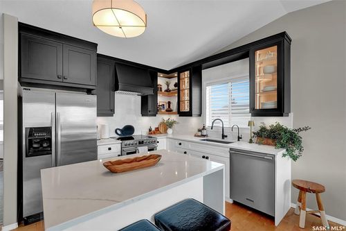 4-2751 Windsor Park Rd, Regina, SK, S4V1H1 | Card Image