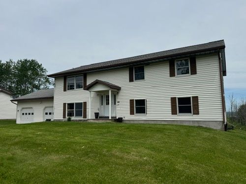 198 King Rd E, Ithaca, NY, 14850-9403 | Card Image