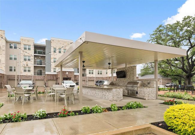 APT-1307 - 6804 Westview Dr, Townhouse with 3 bedrooms, 2 bathrooms and 1 parking in Houston TX | Image 33