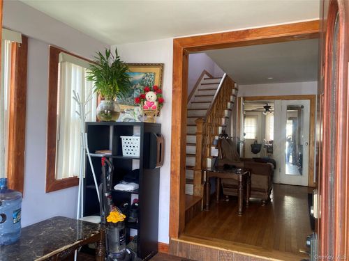 24 Lent Ave, Hempstead, NY, 11550-2525 | Card Image