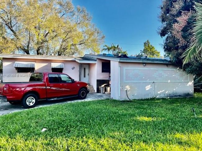 665 Ne 178th St, House other with 3 bedrooms, 2 bathrooms and null parking in Miami FL | Image 23