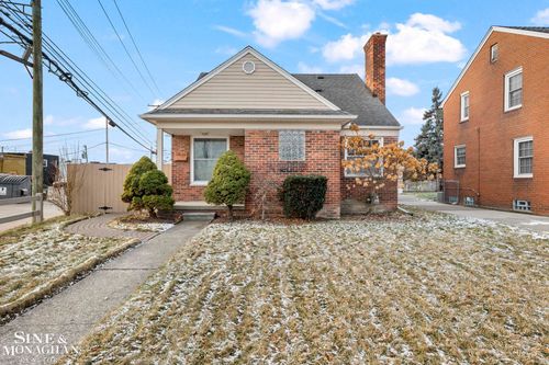 1837 Country Club Dr, Grosse Pointe Woods, MI, 48236-1601 | Card Image