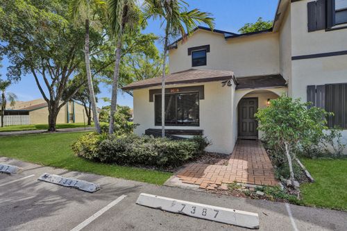 7387 Nw 34th St, Lauderhill, FL, 33319-7102 | Card Image