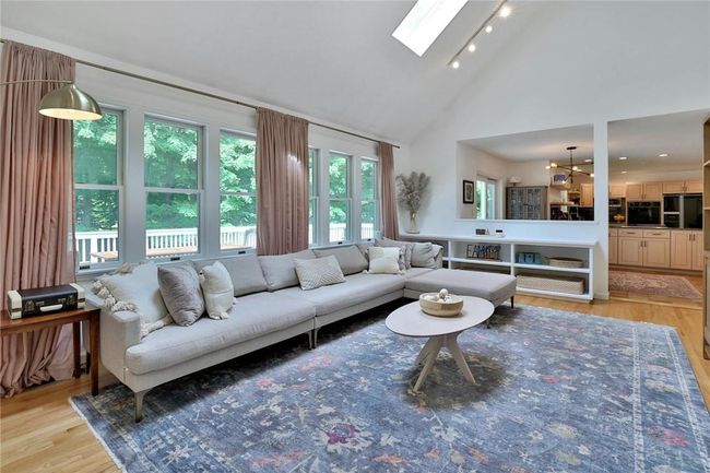 The best open plan flow for entertaining or just hanging out. | Image 13