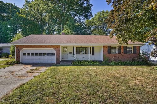 2259 Southeast Blvd, Salem, OH, 44460-3415 | Card Image