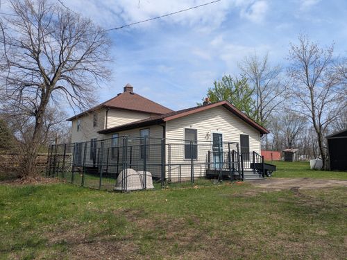9320 E Division Rd, Knox, IN, 46534-8447 | Card Image