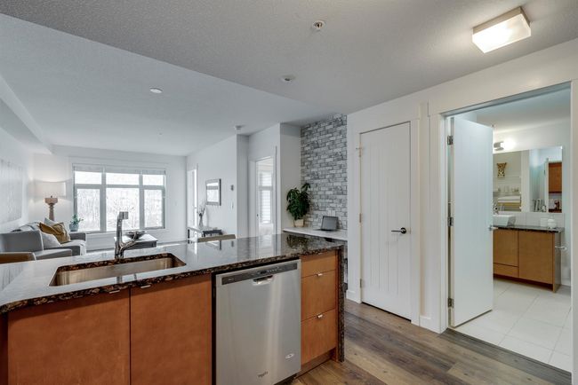 216 - 15 Aspenmont Hts Sw, Condo with 1 bedrooms, 1 bathrooms and 1 parking in Calgary AB | Image 5