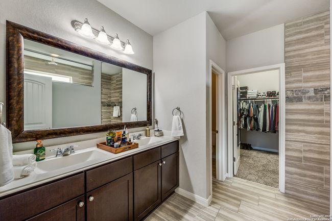 7939 Blackhawk Pass, House other with 4 bedrooms, 4 bathrooms and null parking in San Antonio TX | Image 17