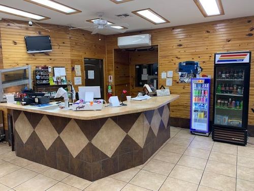 100 Main St, Lone Wolf, OK, 73655-9791 | Card Image