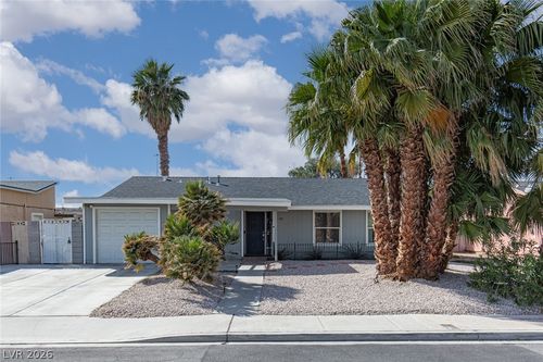 41 Del Amo Dr, Las Vegas, NV, 89110-4469 | Card Image