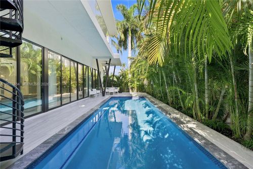 301 190th St, Sunny Isles Beach, FL, 33160-2329 | Card Image