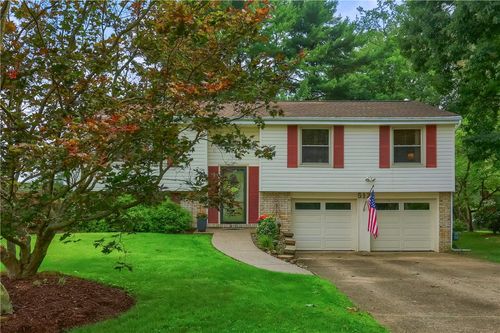 512 Greenwood Drive Ext, Cranberry Twp, PA, 16066 | Card Image