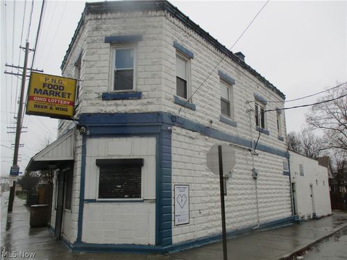 4324 Warner Rd, Cleveland, OH, 44105-5827 | Card Image