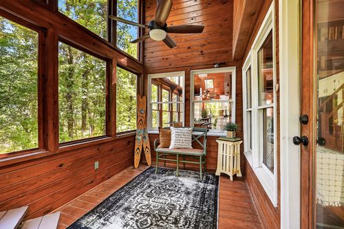 280 Hurricane Hill Rd, Silver Point, TN, 38582-2102 | Card Image