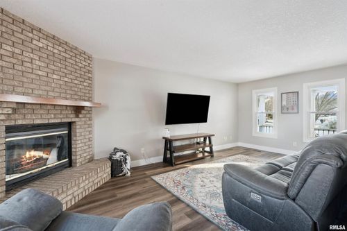 53 Rose Ct W, Geneseo, IL, 61254-9575 | Card Image