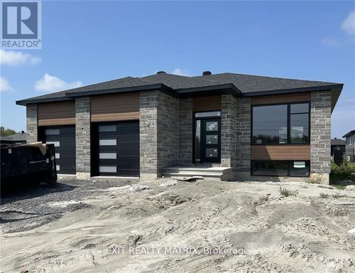 a-650 West St, Hawkesbury, ON, K6A3X1 | Card Image