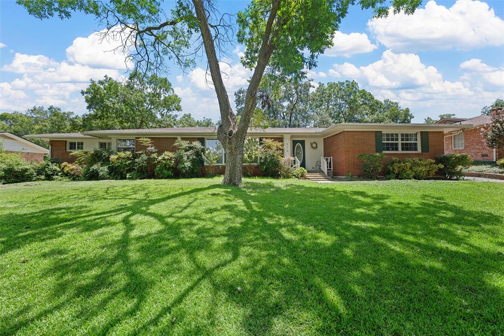 Carr St, Hillsboro, TX 76645