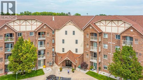 206-3160 Wildwood Dr, Windsor, ON, N8R2K8 | Card Image