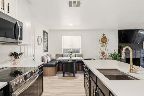 5844 Sharps Cir, Carmichael, CA, 95608-0117 | Card Image