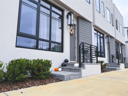 233 8th St N, ST PETERSBURG, FL, 33701-3107 | Card Image