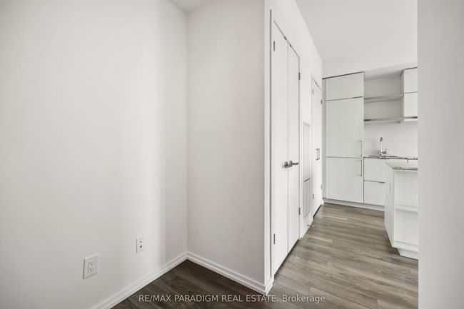 4301 - 197 Yonge St, Condo with 1 bedrooms, 1 bathrooms and null parking in Toronto ON | Image 9