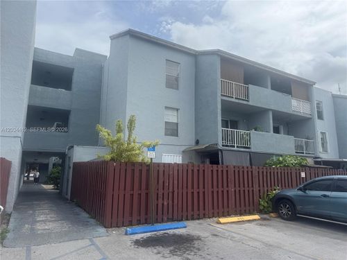 f320-1725 W 60th St, Hialeah, FL, 33012-6871 | Card Image