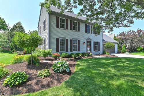 7819 S 83rd St, Franklin, WI, 53132-8946 | Card Image