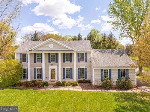 24 Steeple Chase Dr, SHENANDOAH JUNCTION, WV, 25442-4602 | Card Image