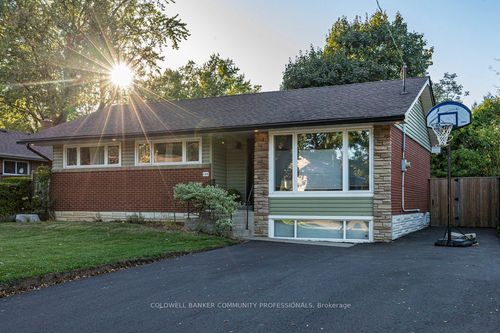 104 W 33rd St, Hamilton, ON, L9C5J1 | Card Image