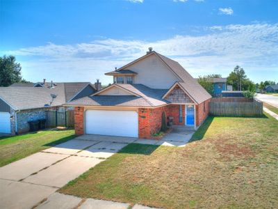 View of front of property with a front yard | Image 1