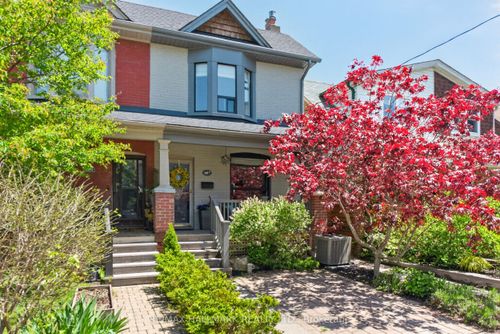 687 Durie St, York, ON, M6S3H4 | Card Image